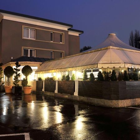 Bivius Hotel Restaurant Luxembourg Штрассен Екстер'єр фото