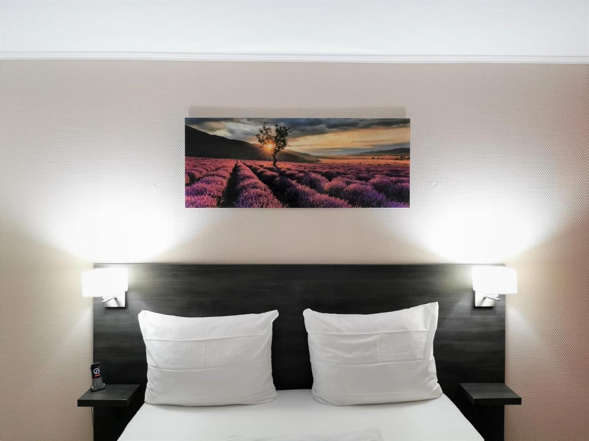 Bivius Hotel Restaurant Luxembourg Штрассен Екстер'єр фото