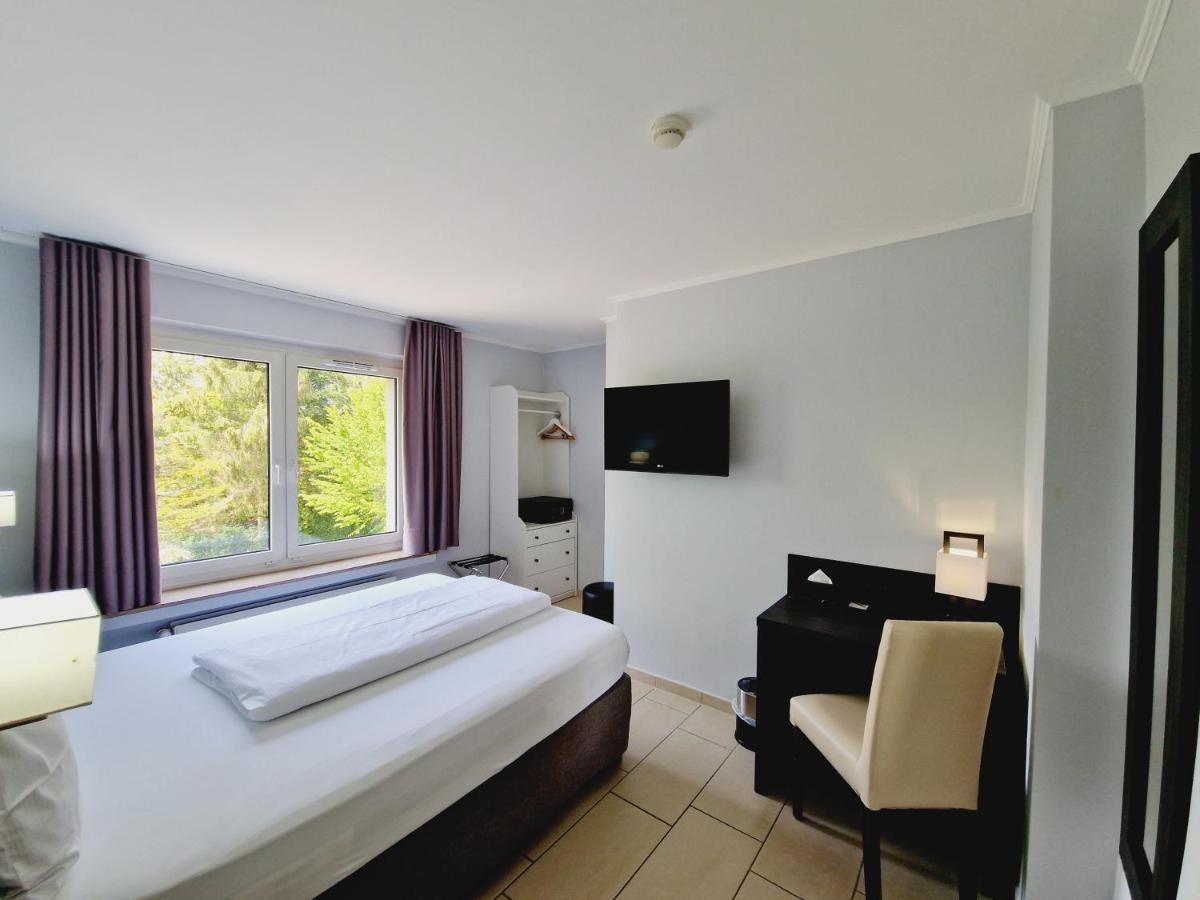 Bivius Hotel Restaurant Luxembourg Штрассен Екстер'єр фото
