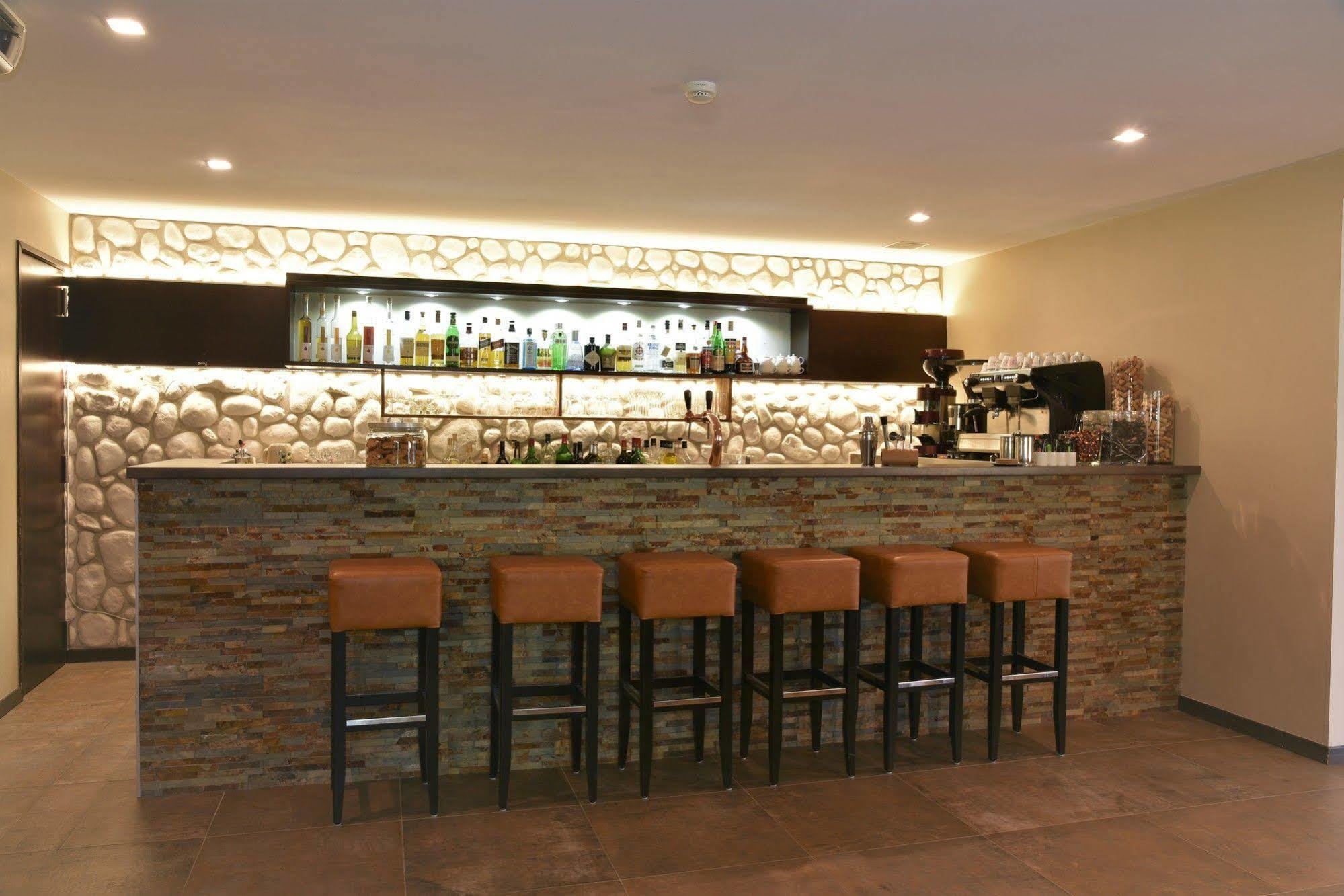 Bivius Hotel Restaurant Luxembourg Штрассен Екстер'єр фото