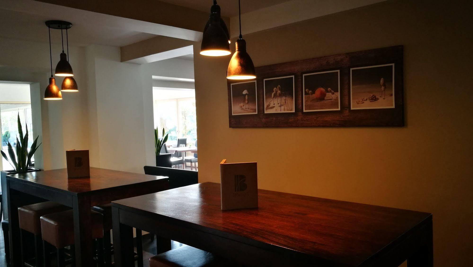 Bivius Hotel Restaurant Luxembourg Штрассен Екстер'єр фото